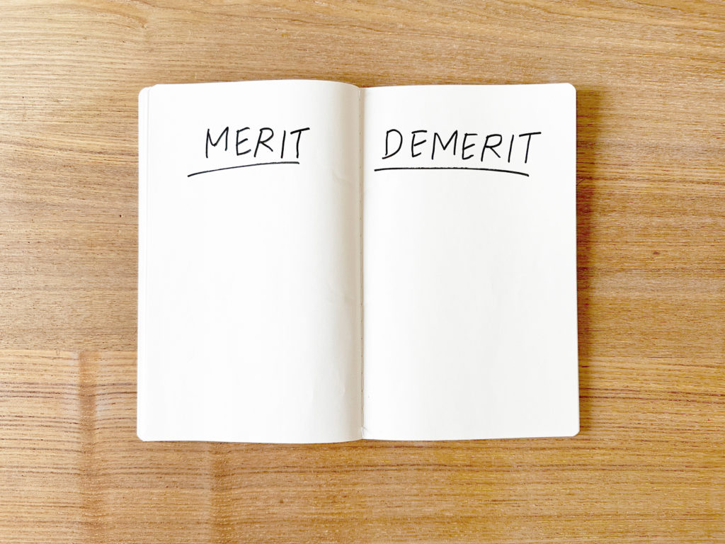 Merit とDemeritと書かれたノート